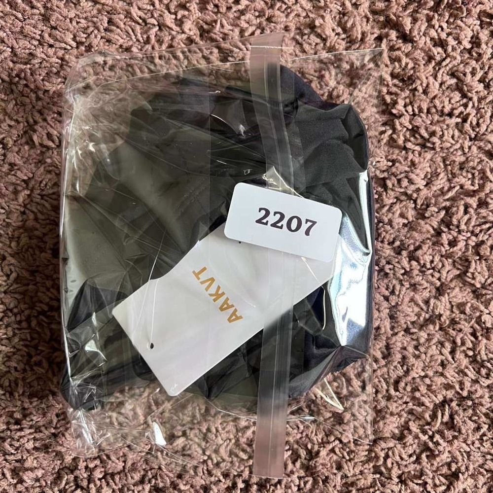 AAKVT Black Long Sleeve Shrug Bolero Mock Neck Thumbholes Cropped Top Size M NEW - Picture 16 of 16